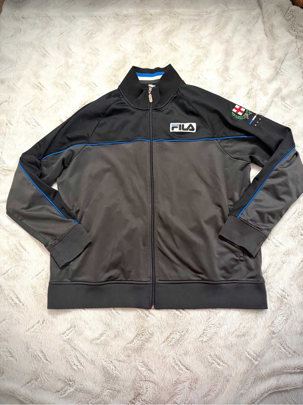 Vintage FILA Men's Black Track Jacket with Blue Trim